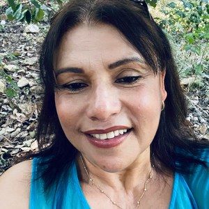 Meet your Posher, Estela